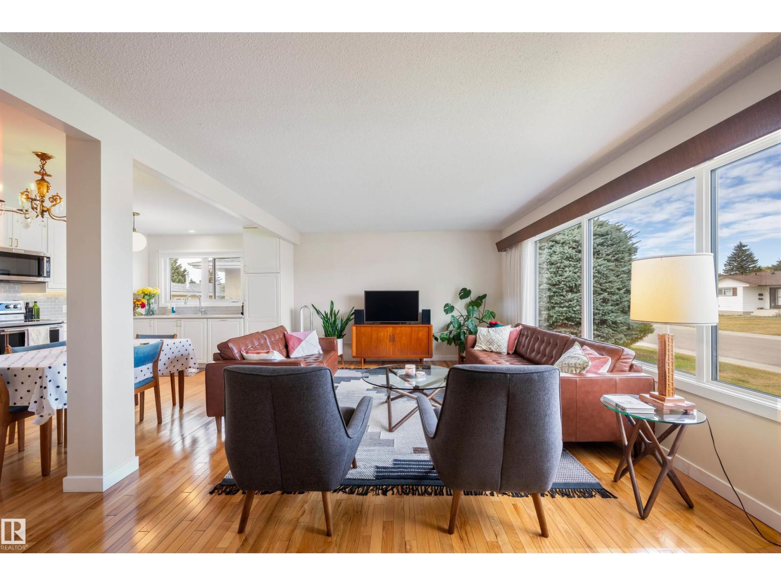 7811 148 Av Nw, Edmonton, Alberta  T5C 2T8 - Photo 2 - E4479335