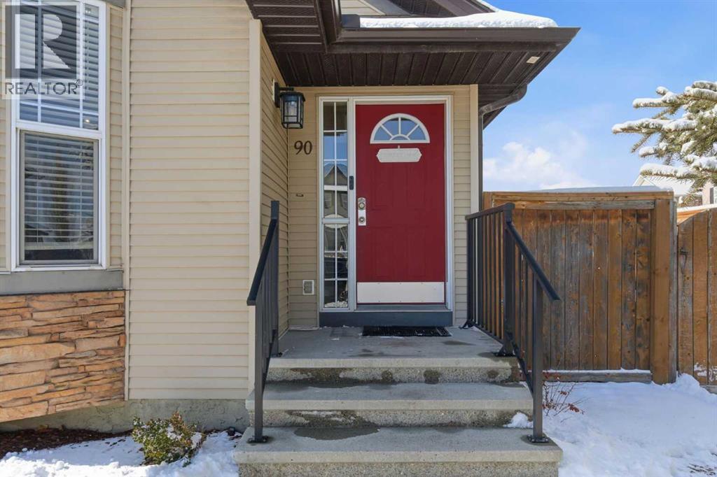 90 Cranberry Square, Calgary, Alberta  T3M 1J5 - Photo 3 - A2297470