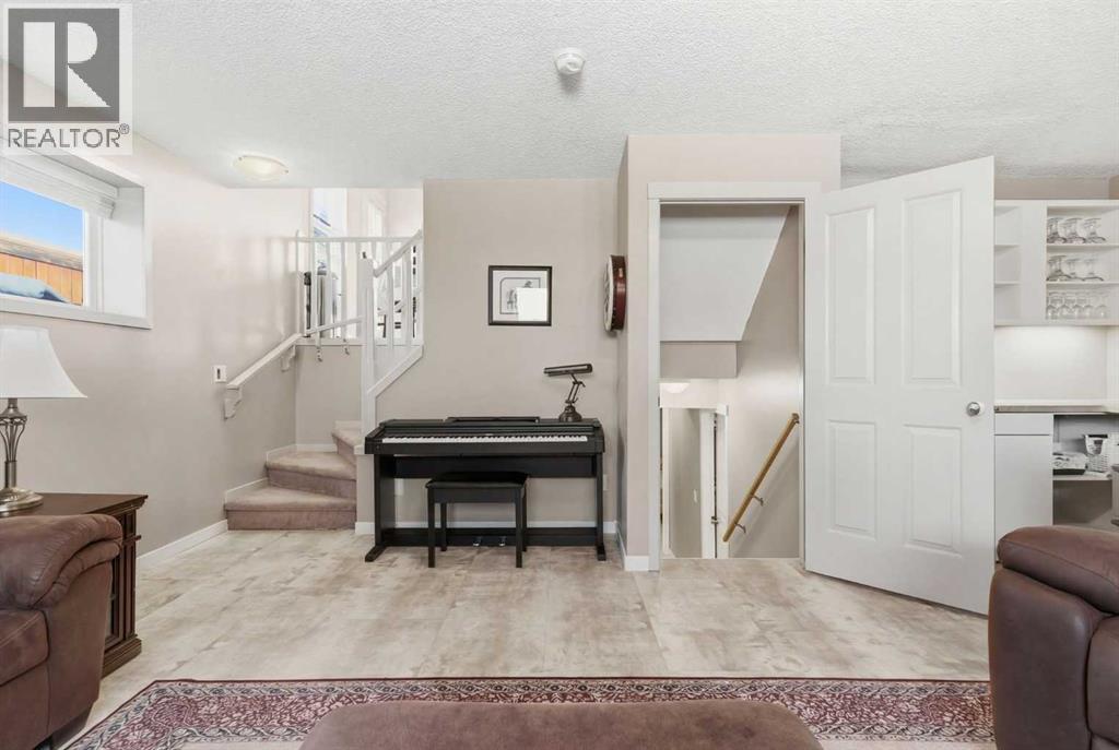 90 Cranberry Square, Calgary, Alberta  T3M 1J5 - Photo 31 - A2297470