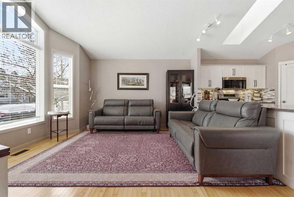 90 Cranberry Square, Calgary, Alberta  T3M 1J5 - Photo 5 - A2297470