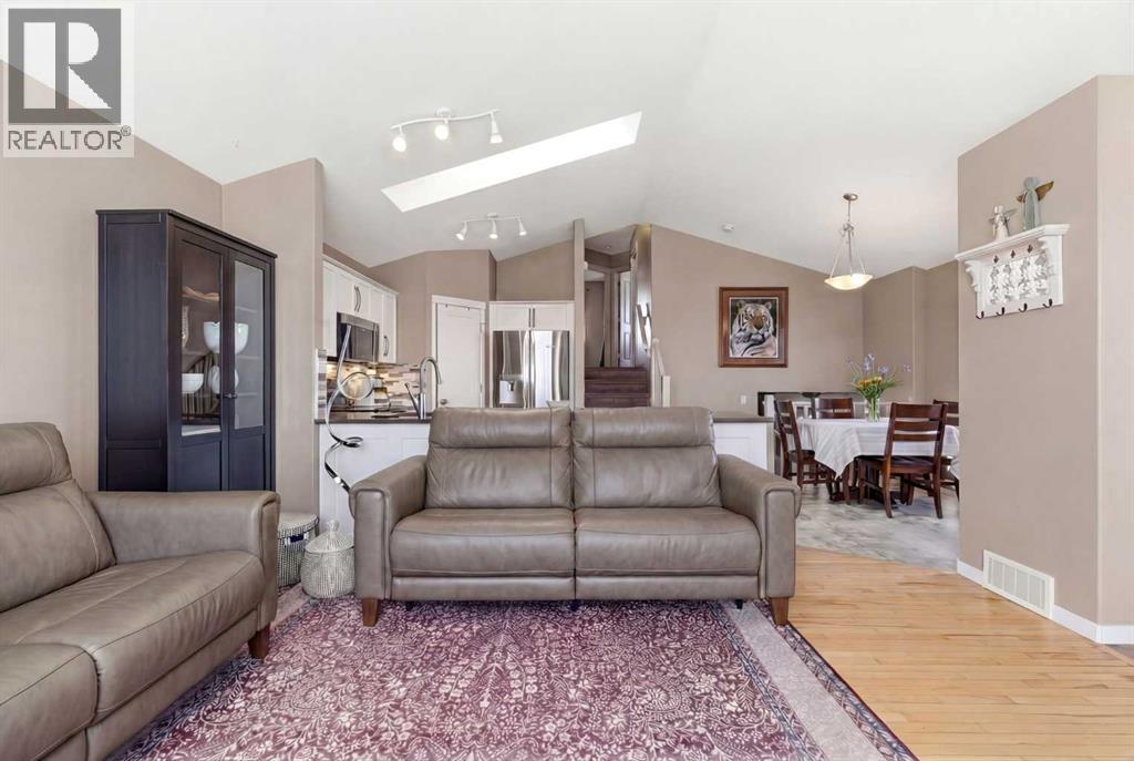 90 Cranberry Square, Calgary, Alberta  T3M 1J5 - Photo 7 - A2297470