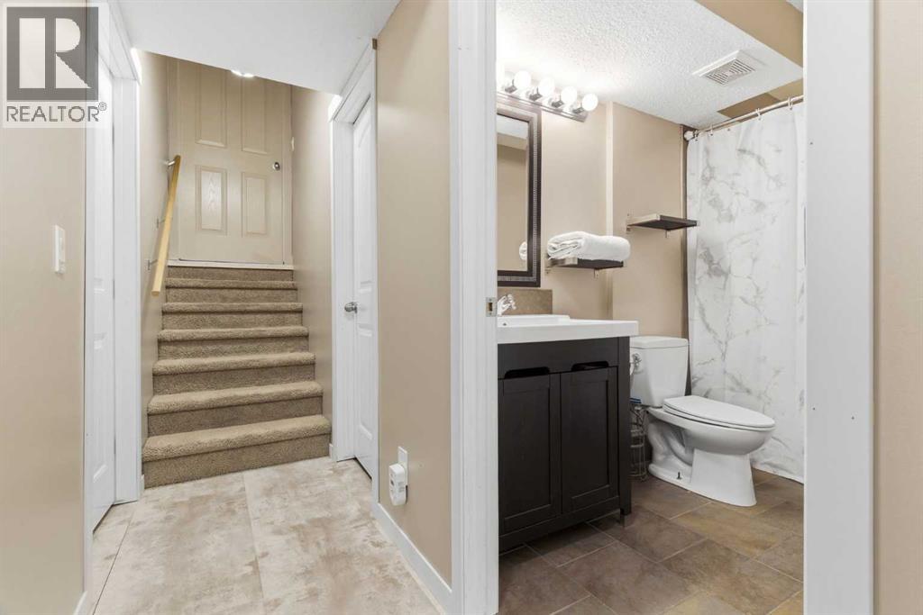 90 Cranberry Square, Calgary, Alberta  T3M 1J5 - Photo 35 - A2297470