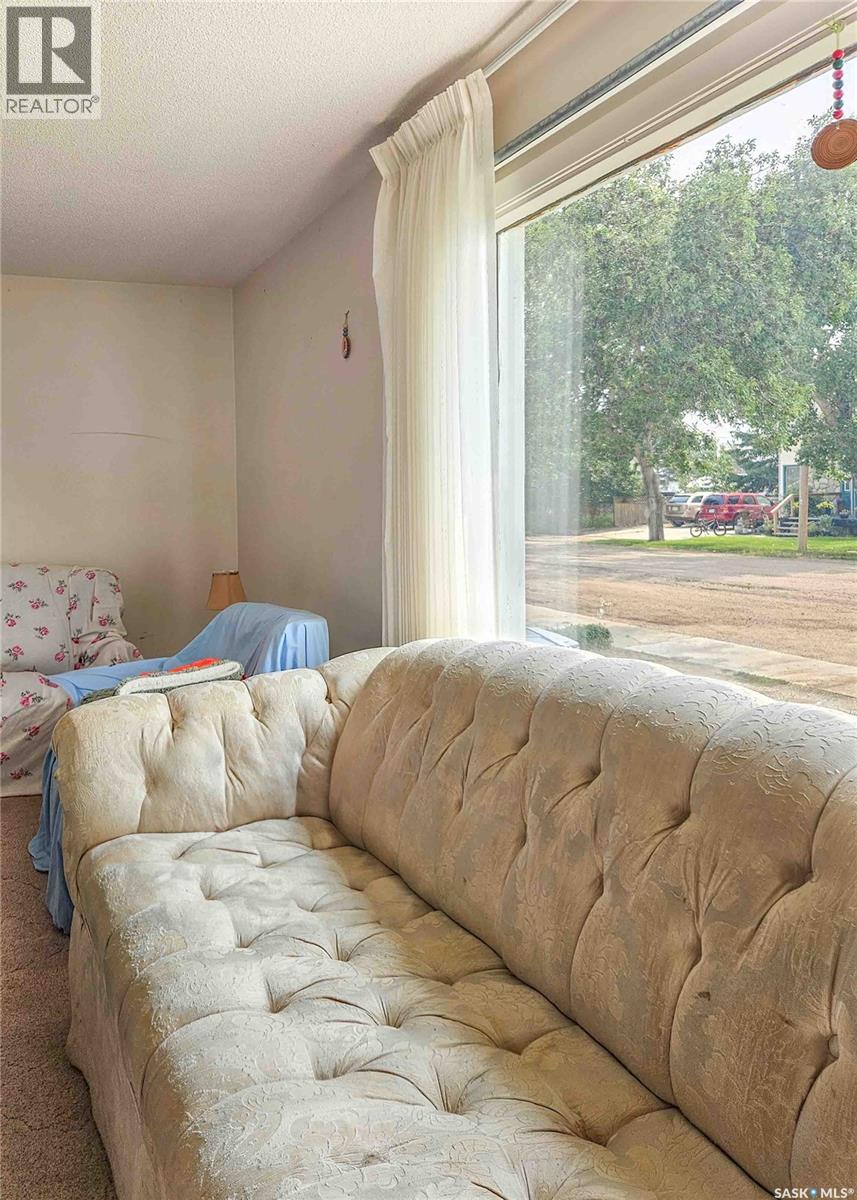 107 3rd Avenue W, Elrose, Saskatchewan  S0L 0Z0 - Photo 10 - SK031963