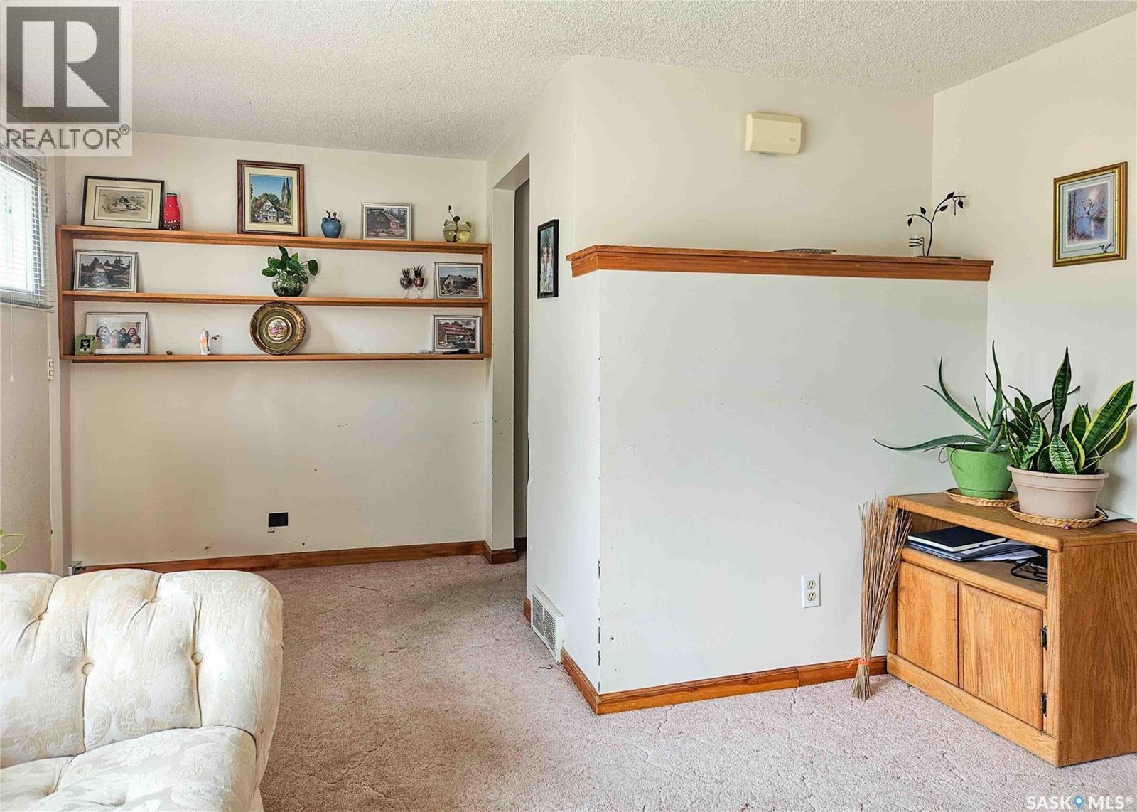 107 3rd Avenue W, Elrose, Saskatchewan  S0L 0Z0 - Photo 11 - SK031963