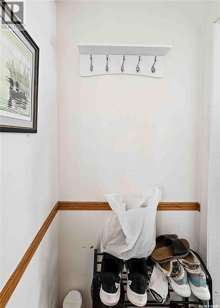 107 3rd Avenue W, Elrose, Saskatchewan  S0L 0Z0 - Photo 15 - SK031963