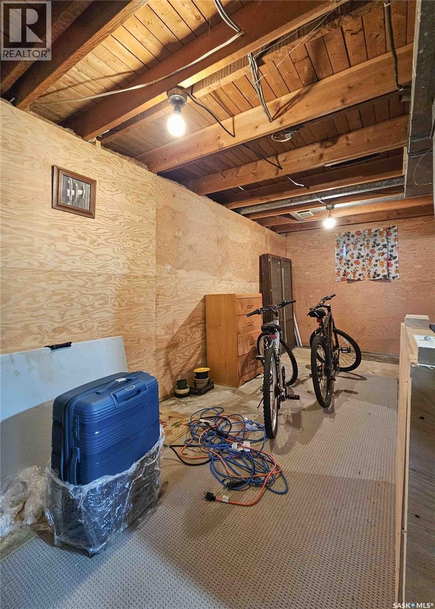 107 3rd Avenue W, Elrose, Saskatchewan  S0L 0Z0 - Photo 22 - SK031963