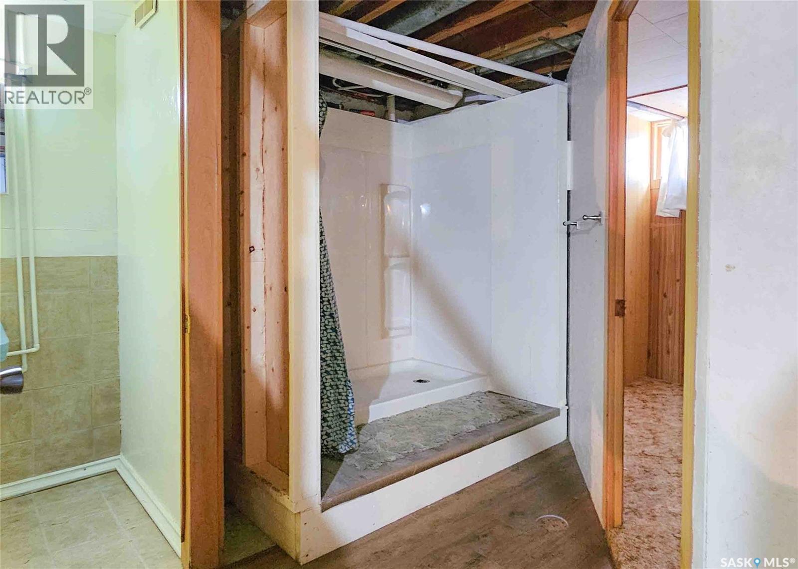 107 3rd Avenue W, Elrose, Saskatchewan  S0L 0Z0 - Photo 26 - SK031963