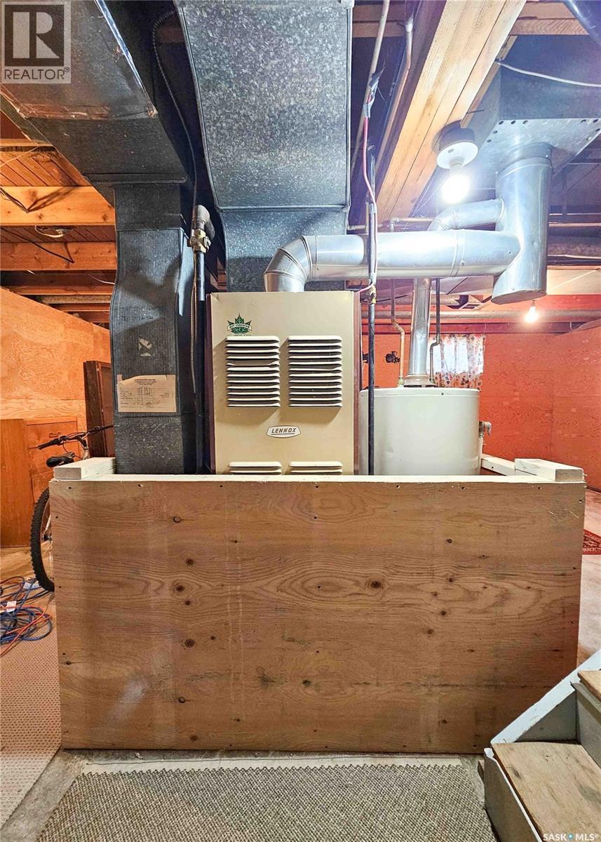 107 3rd Avenue W, Elrose, Saskatchewan  S0L 0Z0 - Photo 30 - SK031963