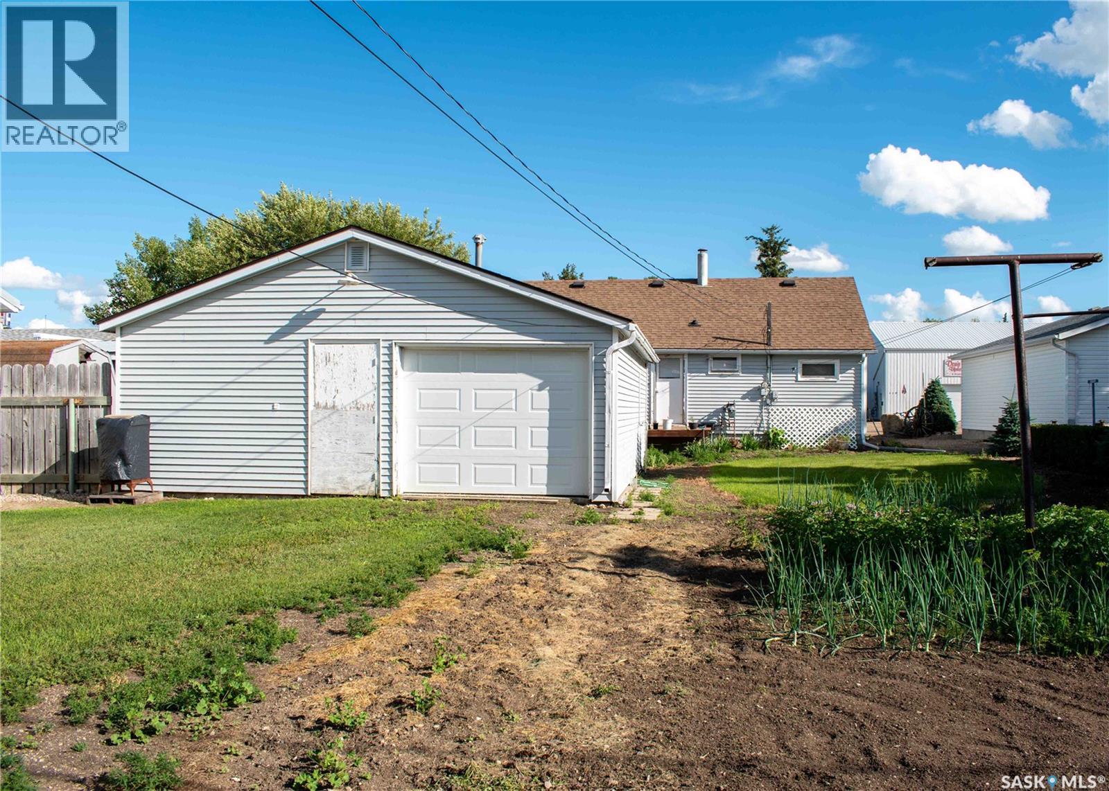 107 3rd Avenue W, Elrose, Saskatchewan  S0L 0Z0 - Photo 31 - SK031963