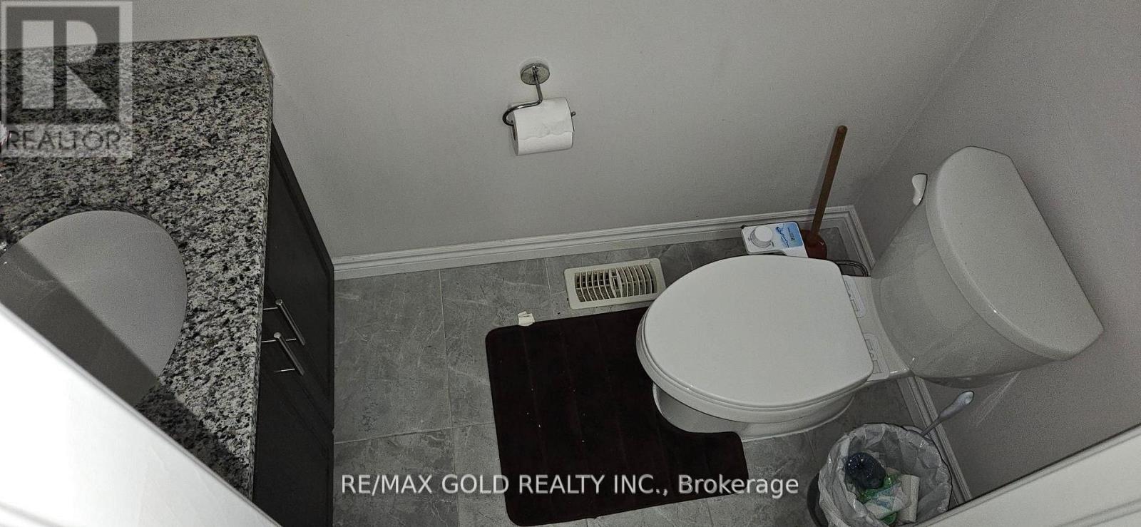 Upper - 350 Luella Street, Kitchener, Ontario  N2H 2J4 - Photo 4 - X12956926