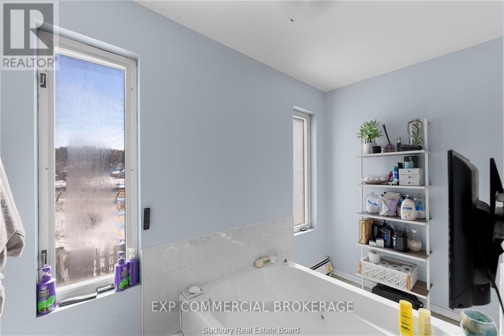 29 Laren Street, Greater Sudbury (Sudbury), Ontario  P0M 3C0 - Photo 17 - X12956936