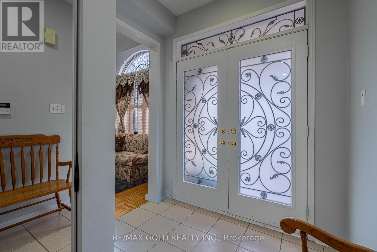 10 Sugarcane Avenue, Brampton, Ontario  L6R 3C8 - Photo 2 - W12953872