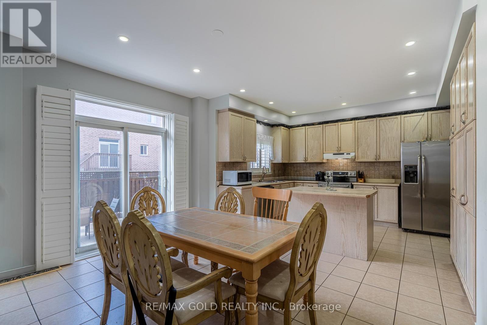 10 Sugarcane Avenue, Brampton, Ontario  L6R 3C8 - Photo 8 - W12953872