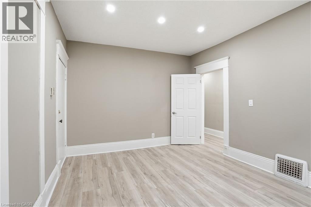 53 Chatham Street, Brantford, Ontario  N3T 2N8 - Photo 14 - 40817547