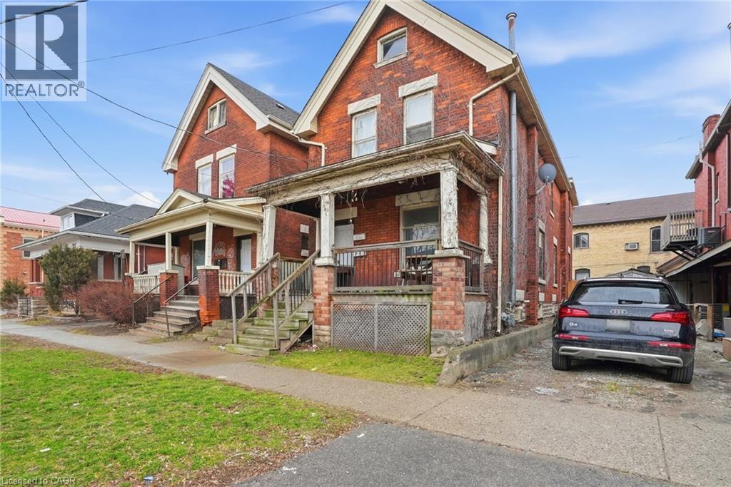 53 Chatham Street, Brantford, Ontario  N3T 2N8 - Photo 2 - 40817547