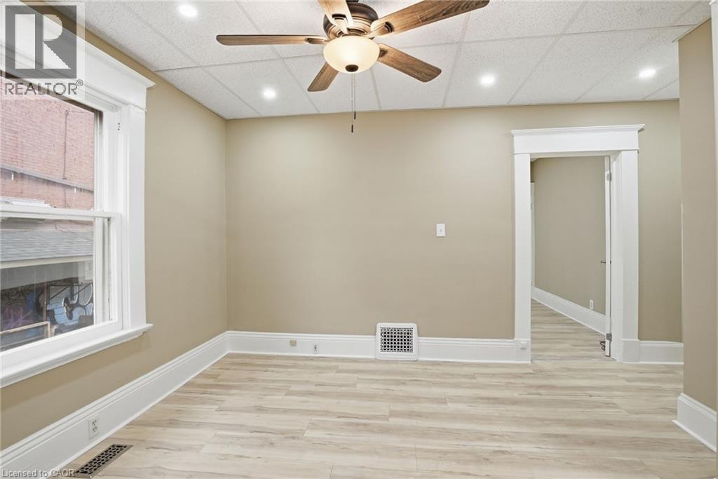 53 Chatham Street, Brantford, Ontario  N3T 2N8 - Photo 9 - 40817547