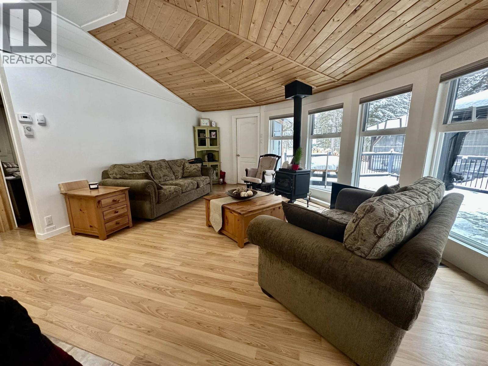 772 S Green Lake Road, 70 Mile House, British Columbia  V0K 2K2 - Photo 3 - R3075196