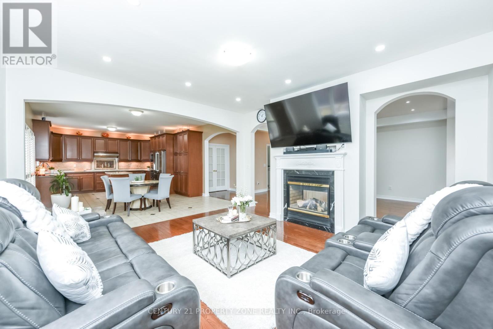 24 Jacksonville Drive, Brampton (Vales Of Castlemore), Ontario  L6P 2Z3 - Photo 12 - W12948218