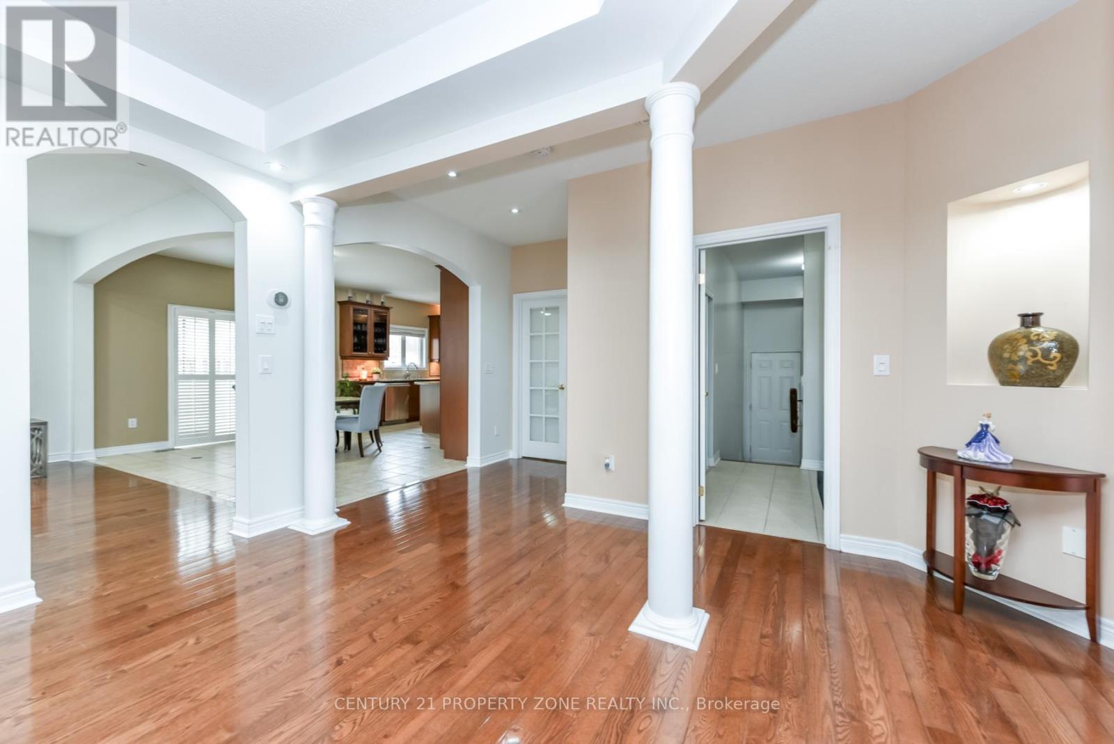 24 Jacksonville Drive, Brampton (Vales Of Castlemore), Ontario  L6P 2Z3 - Photo 10 - W12948218