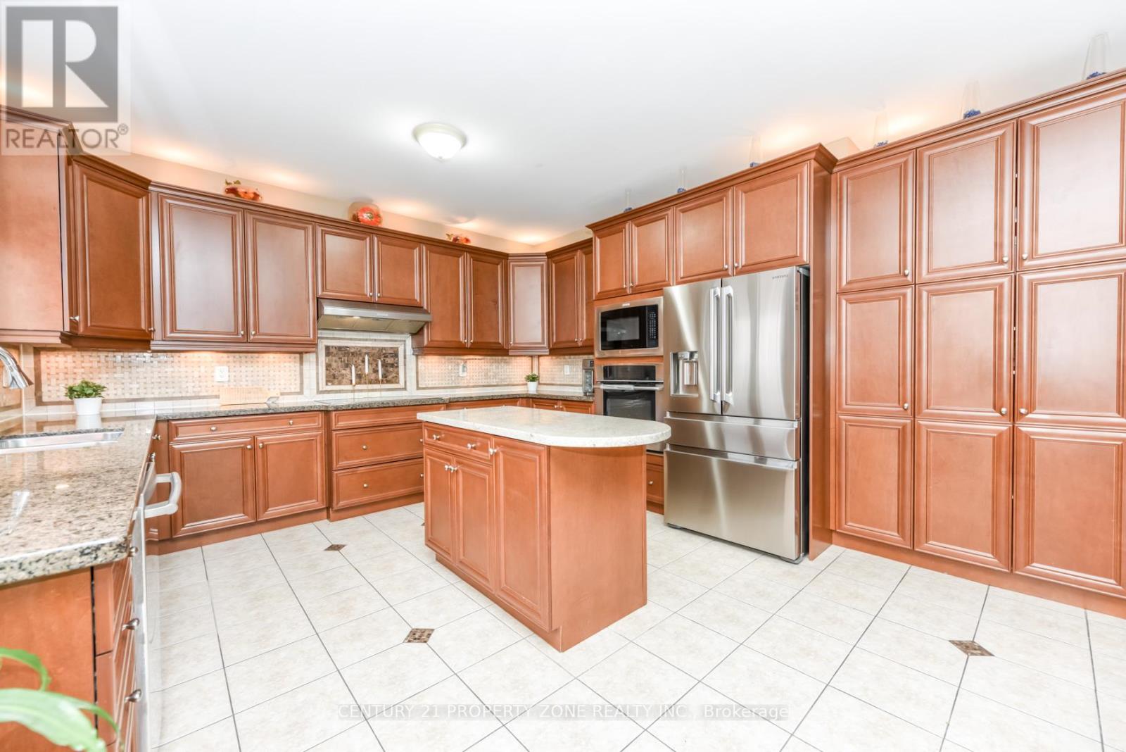 24 Jacksonville Drive, Brampton (Vales Of Castlemore), Ontario  L6P 2Z3 - Photo 17 - W12948218
