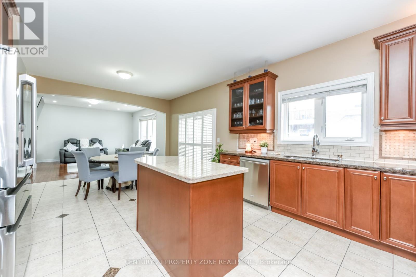 24 Jacksonville Drive, Brampton (Vales Of Castlemore), Ontario  L6P 2Z3 - Photo 18 - W12948218