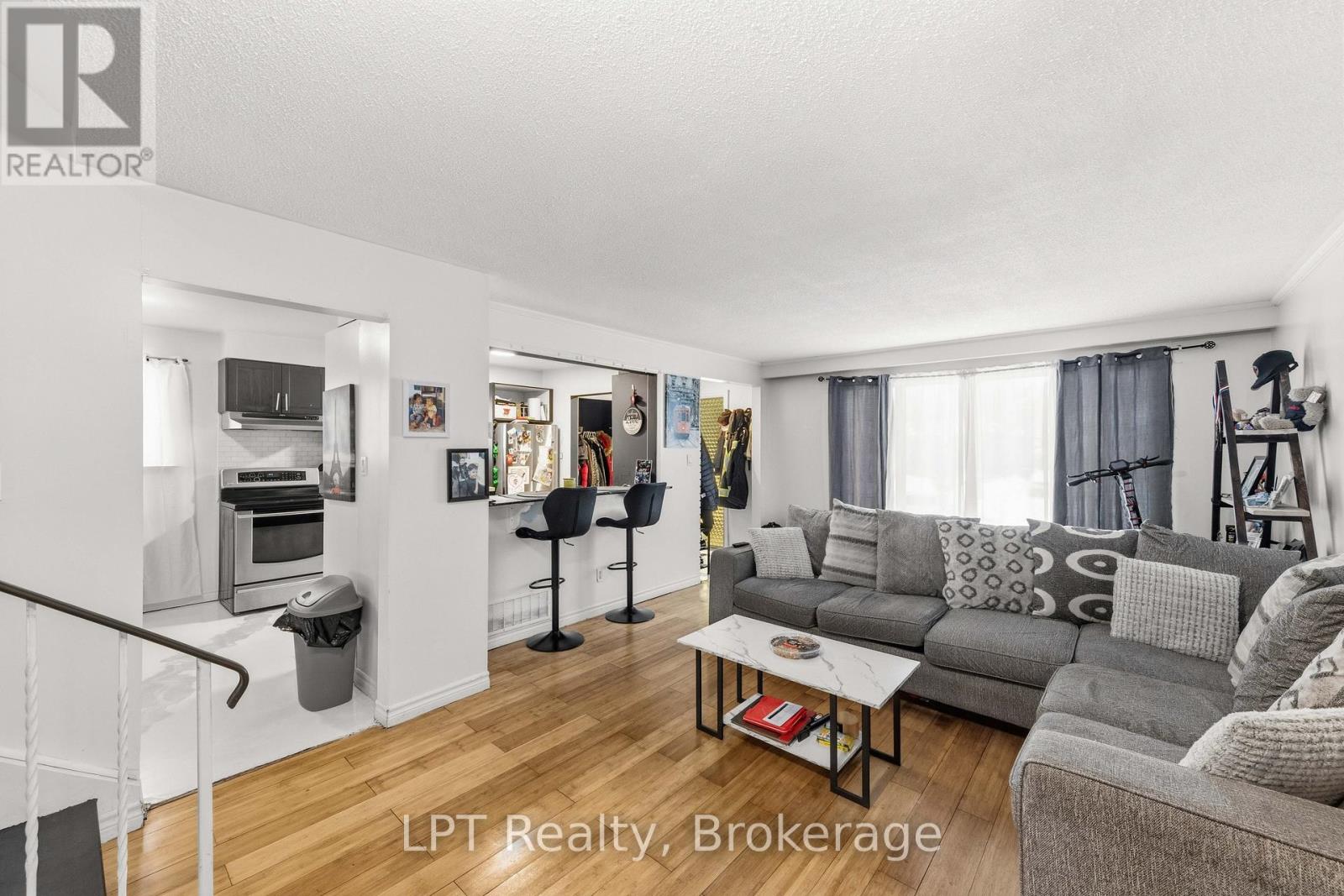 7 Briarbluff Avenue, Toronto, Ontario  M1E 3H2 - Photo 8 - E12932978