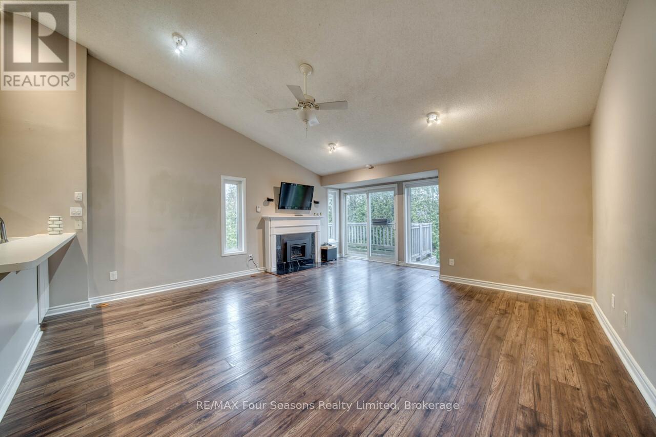 1 - 5 Harbour Street E, Collingwood, Ontario  L9Y 5C5 - Photo 16 - S12956994