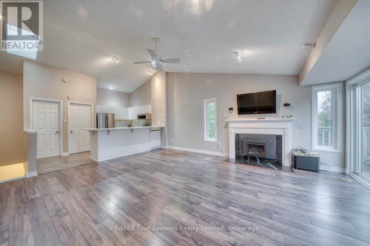 1 - 5 Harbour Street E, Collingwood, Ontario  L9Y 5C5 - Photo 18 - S12956994