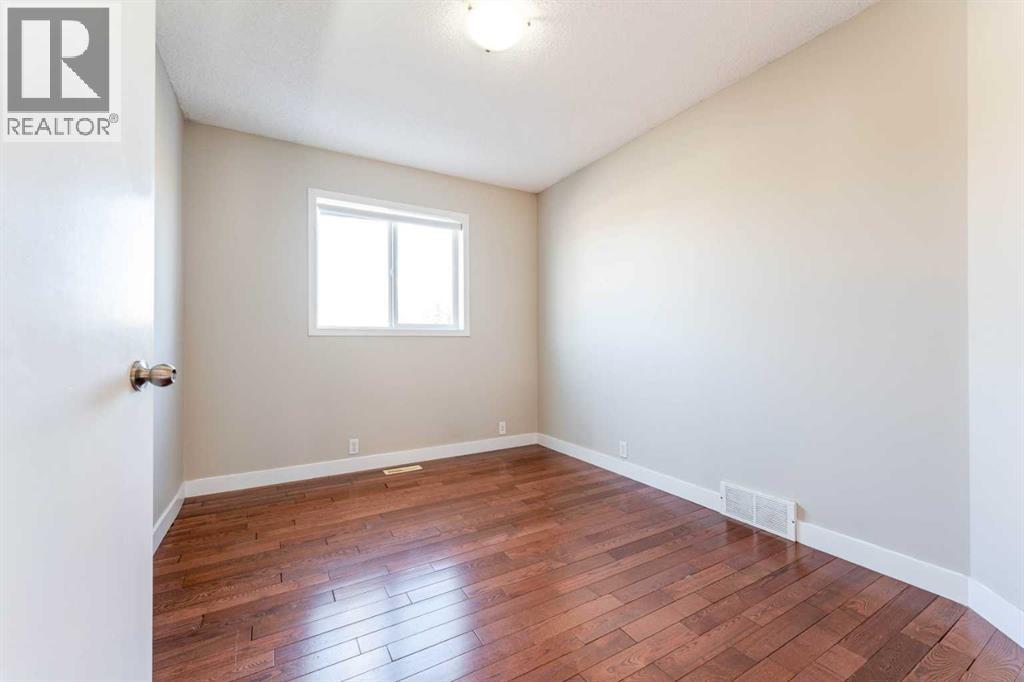 343 Millview Bay SW, Calgary, Alberta  T2Y 3Y1 - Photo 15 - A2295934