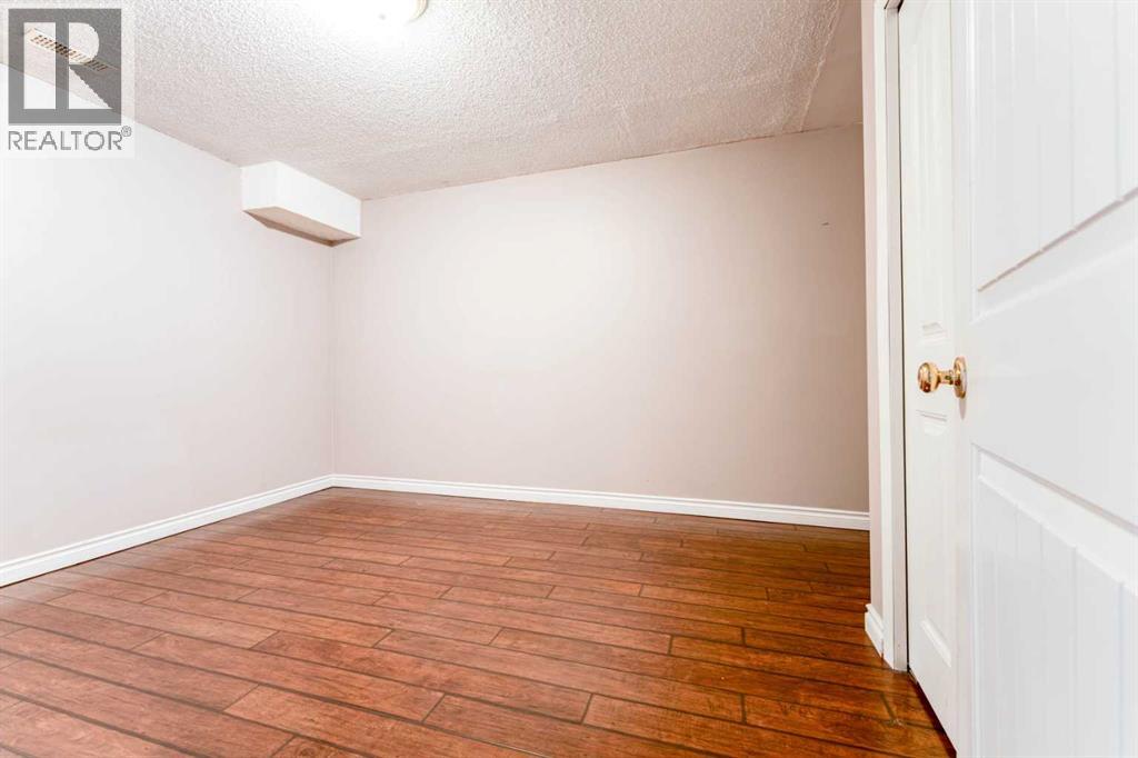 343 Millview Bay SW, Calgary, Alberta  T2Y 3Y1 - Photo 36 - A2295934