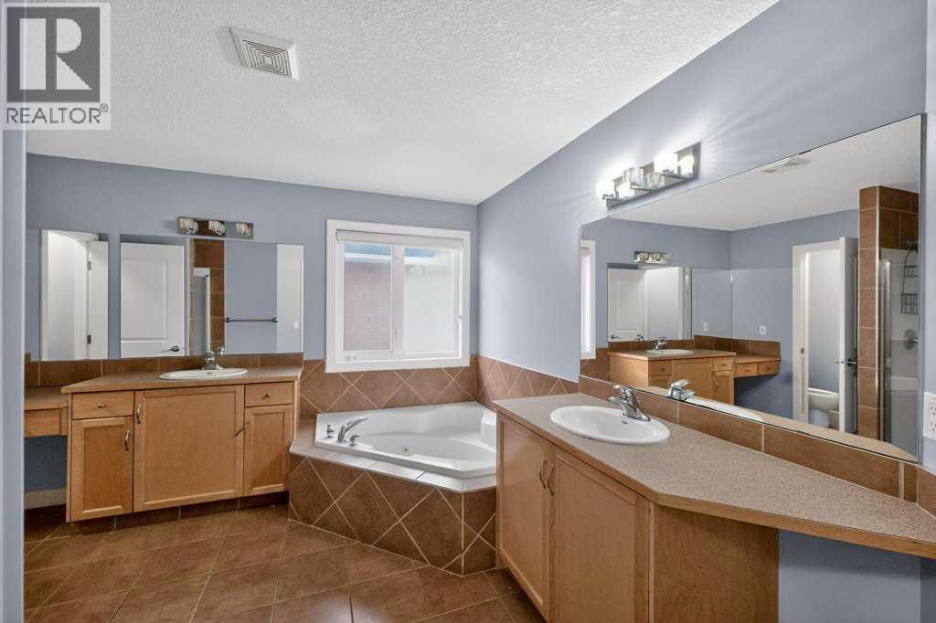 171 East Lakeview Court E, Chestermere, Alberta  T1X 1W2 - Photo 31 - A2296411