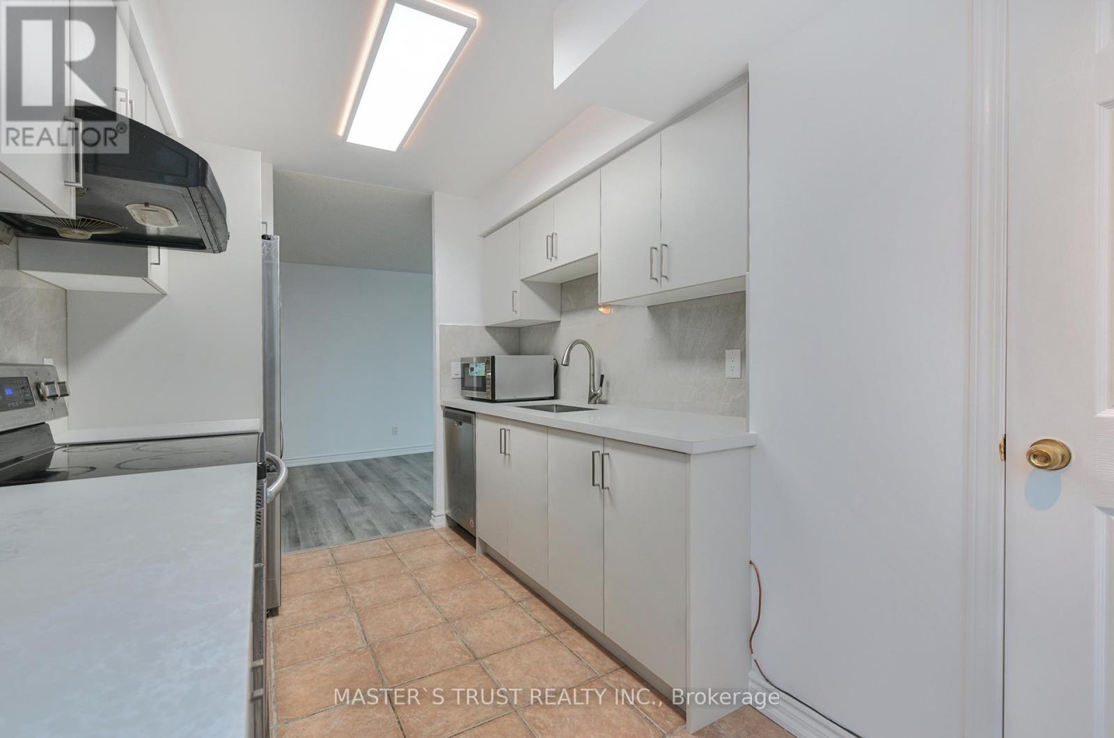 706 - 8 Hillcrest Avenue, Toronto (Willowdale East), Ontario  M2N 6Y6 - Photo 10 - C12957032