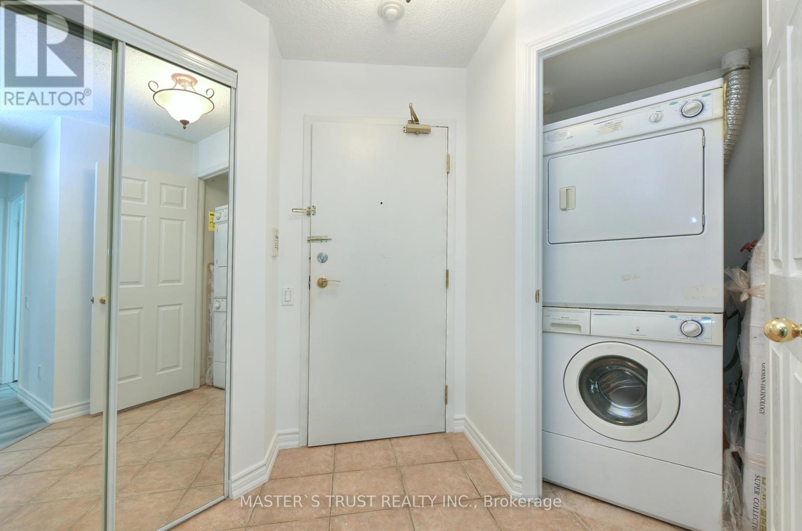 706 - 8 Hillcrest Avenue, Toronto (Willowdale East), Ontario  M2N 6Y6 - Photo 4 - C12957032