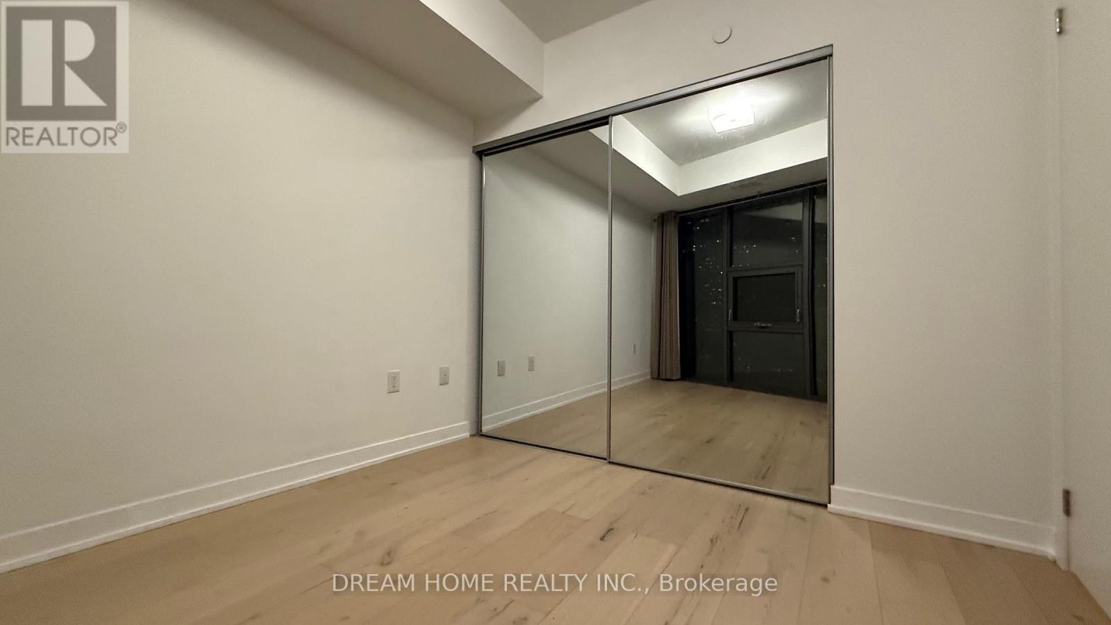 1304 - 11 Wellesley Street W, Toronto, Ontario  M4Y 1E8 - Photo 11 - C12957034