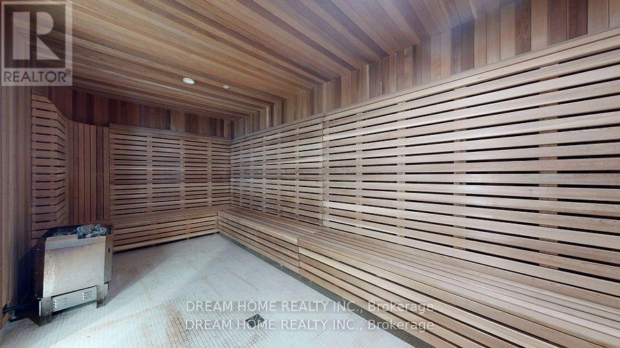 1304 - 11 Wellesley Street W, Toronto, Ontario  M4Y 1E8 - Photo 4 - C12957034