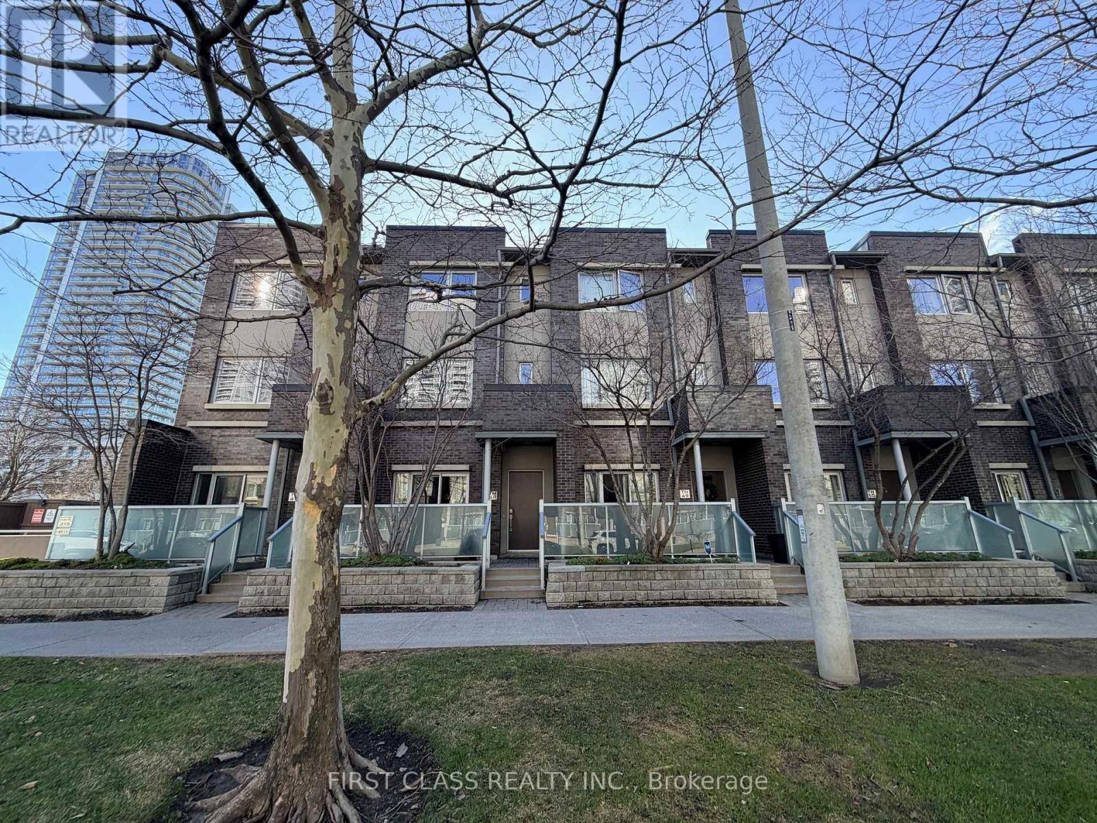 48 - 315 VILLAGE GREEN SQUARE, Toronto, Ontario