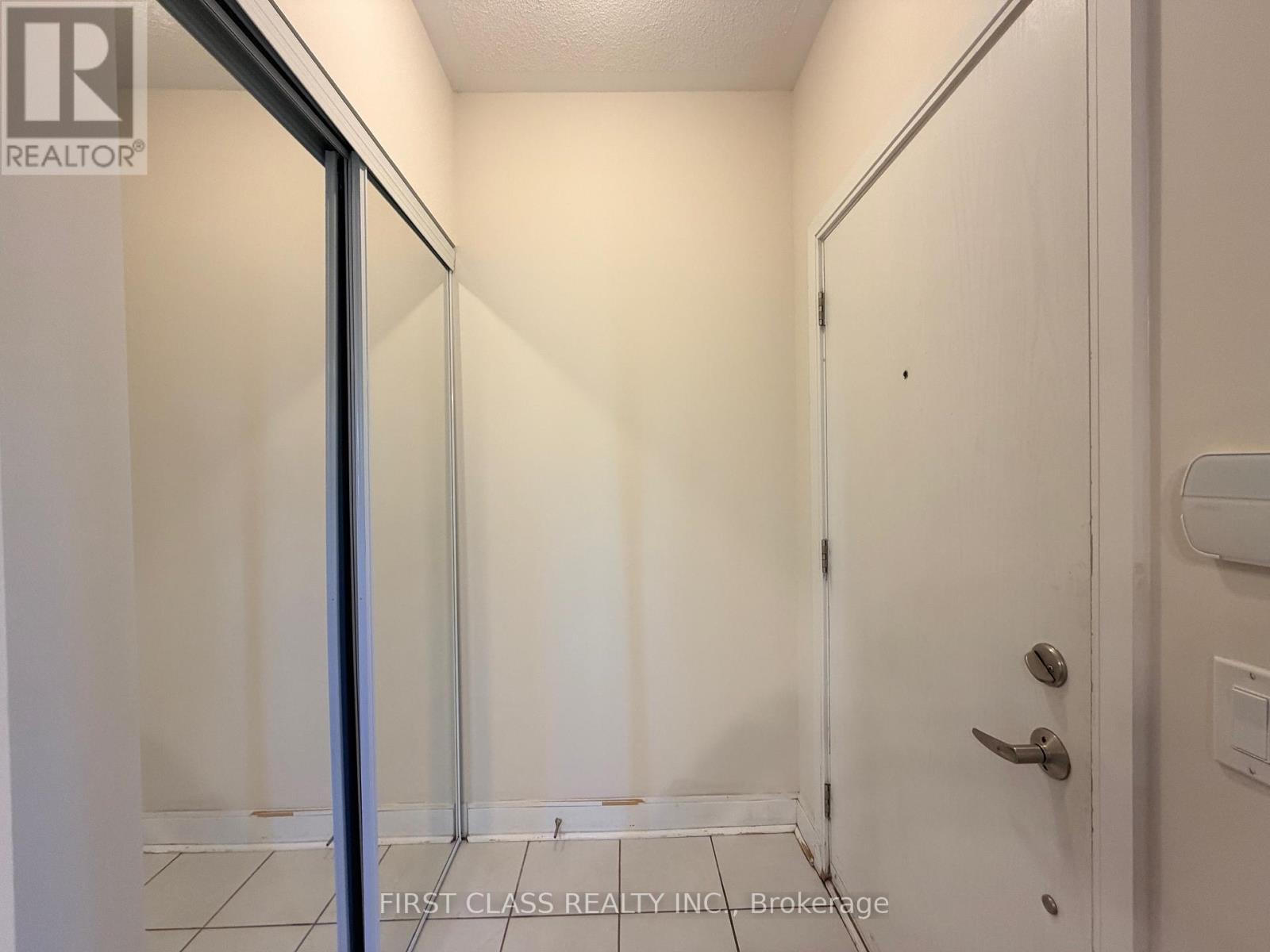 48 - 315 Village Green Square, Toronto, Ontario  M1S 0L2 - Photo 2 - E12956982