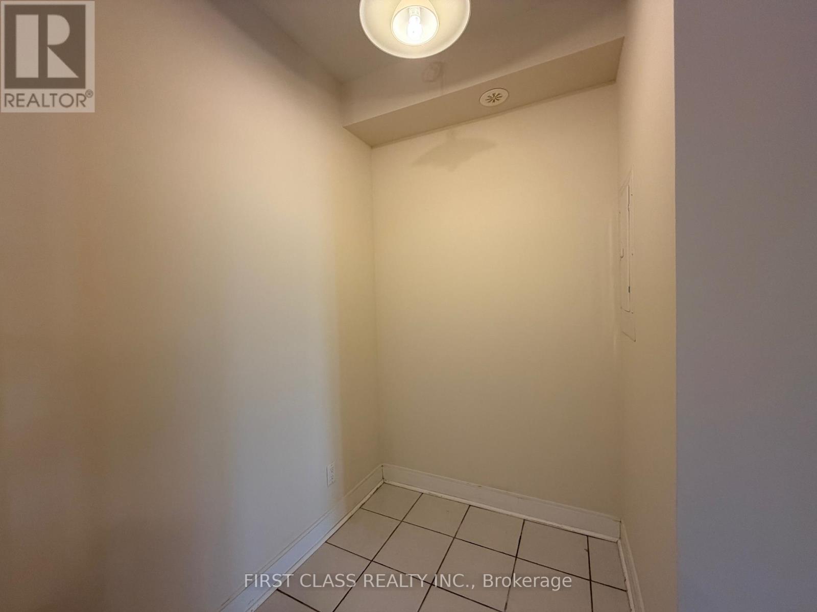 48 - 315 Village Green Square, Toronto, Ontario  M1S 0L2 - Photo 6 - E12956982