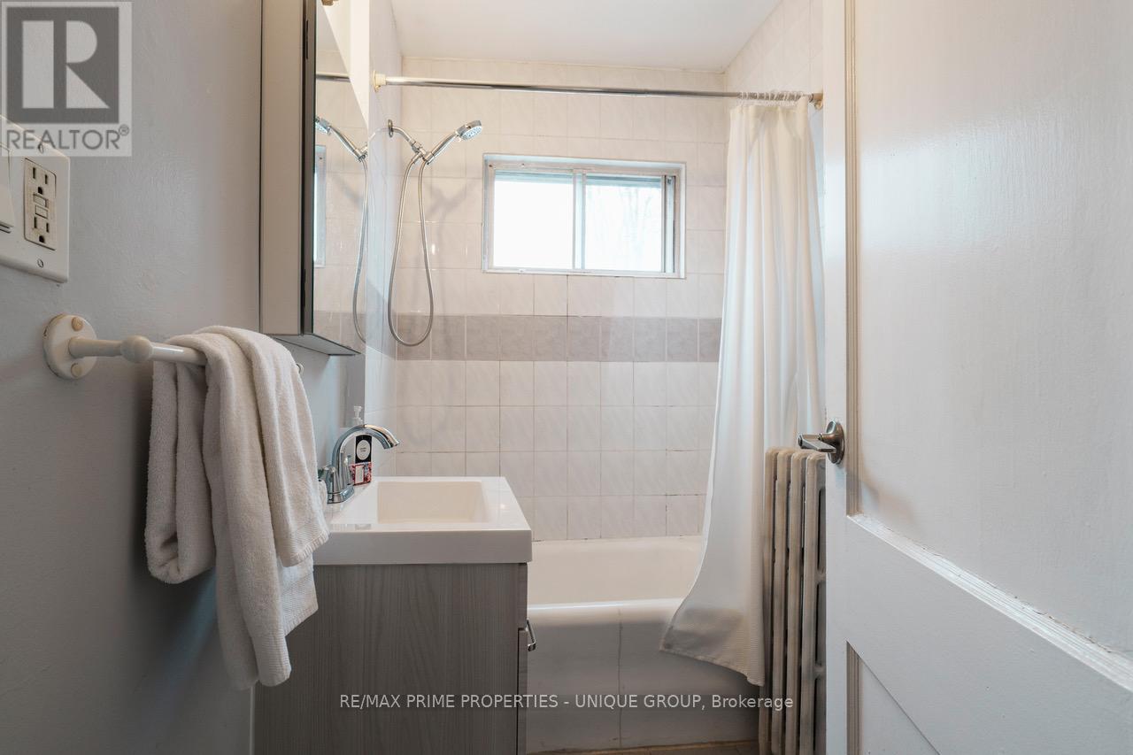 1-3 Bonfield Avenue, Toronto, Ontario  M4E 1B9 - Photo 10 - E12956996