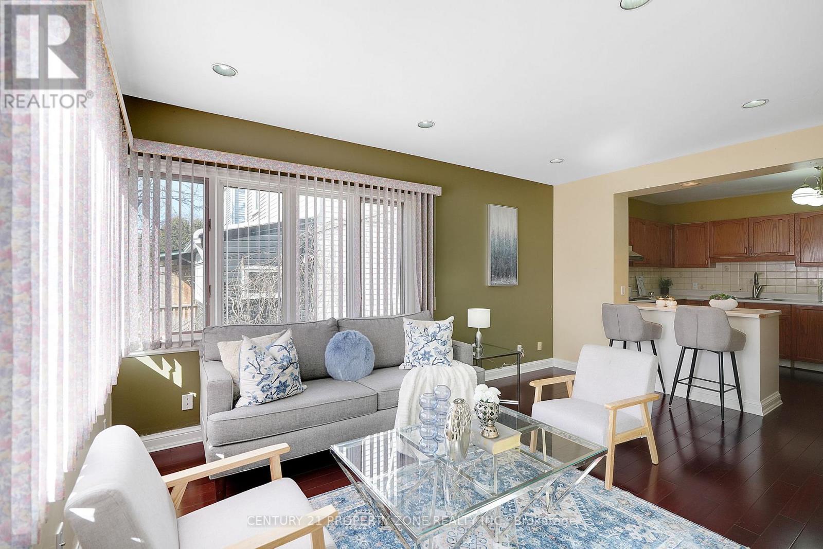 97 Sparkhall Avenue, Toronto, Ontario  M4K 1G7 - Photo 10 - E12957022