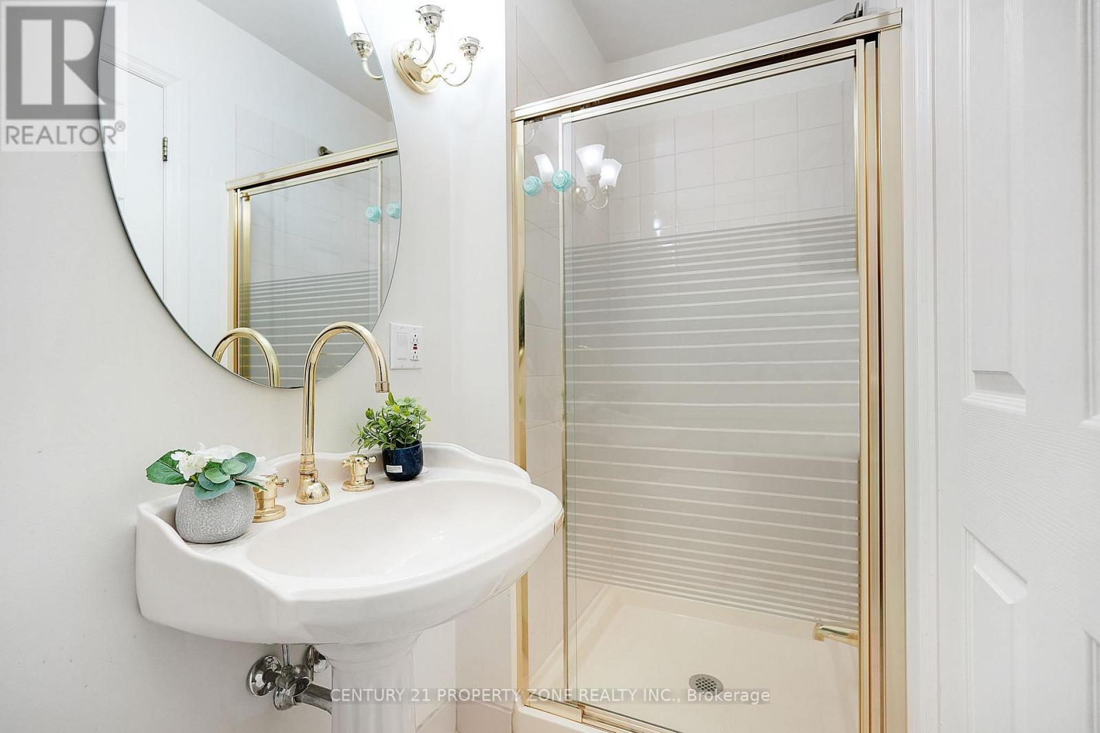 97 Sparkhall Avenue, Toronto, Ontario  M4K 1G7 - Photo 13 - E12957022