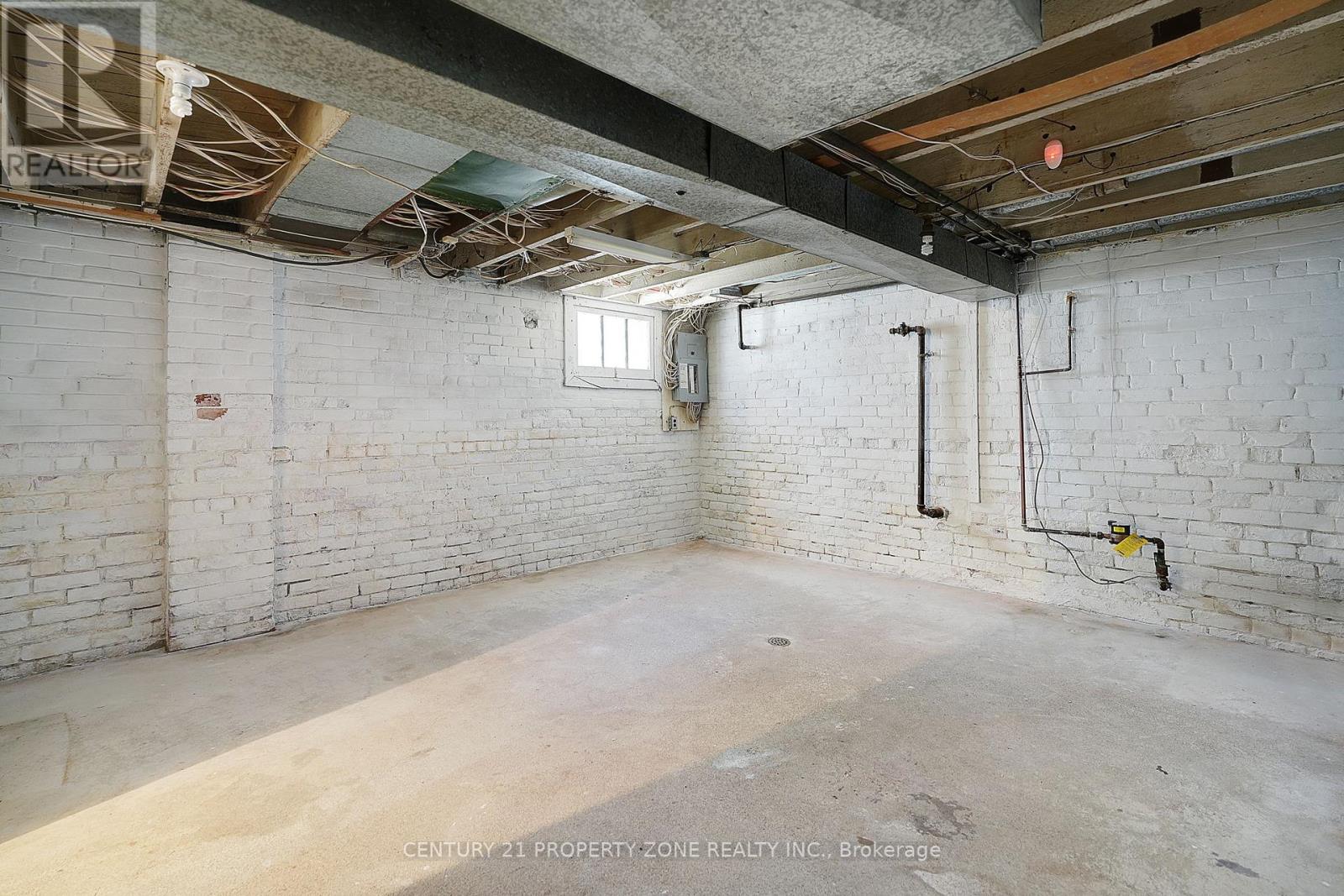 97 Sparkhall Avenue, Toronto, Ontario  M4K 1G7 - Photo 34 - E12957022