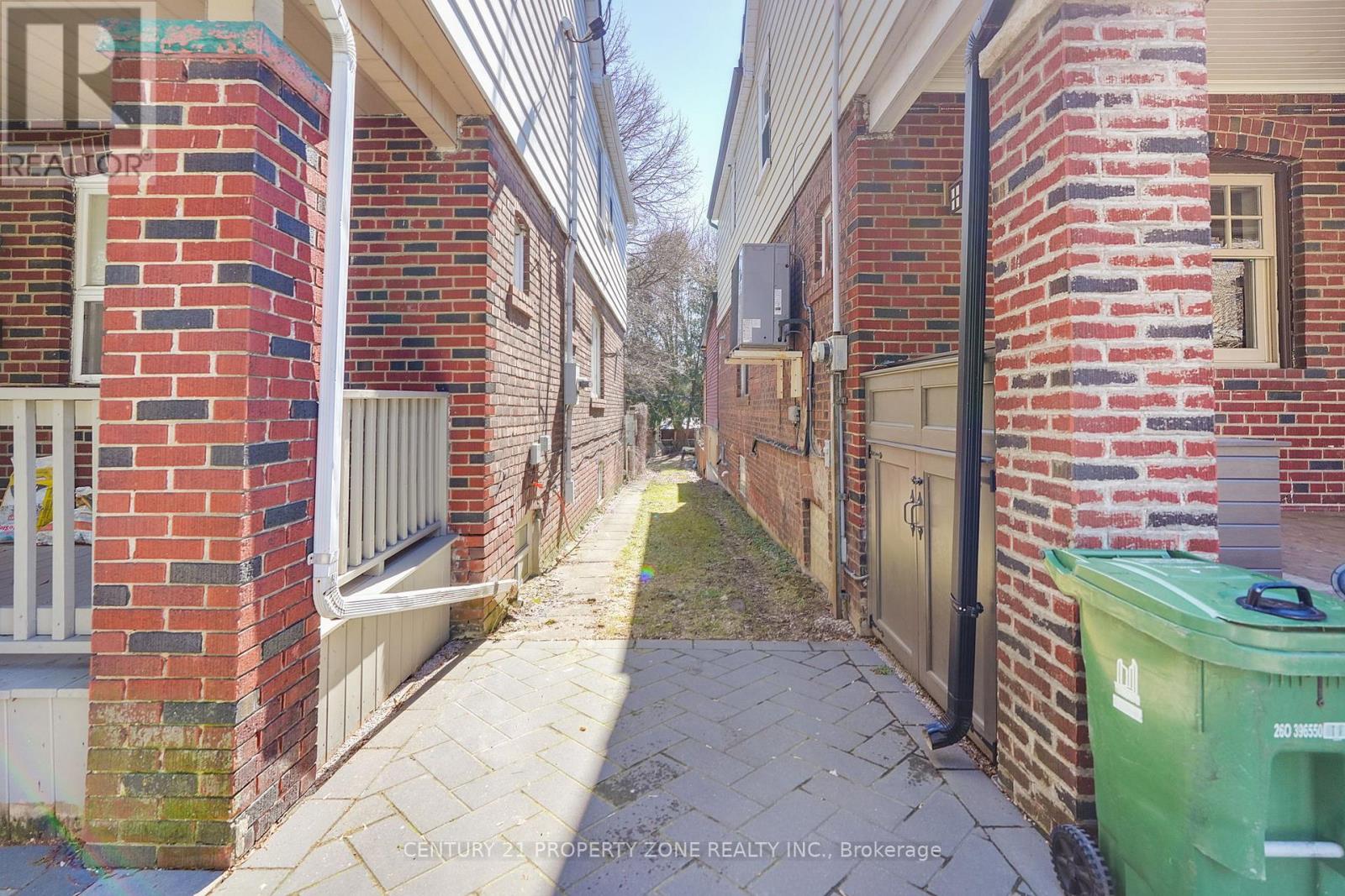 97 Sparkhall Avenue, Toronto, Ontario  M4K 1G7 - Photo 39 - E12957022