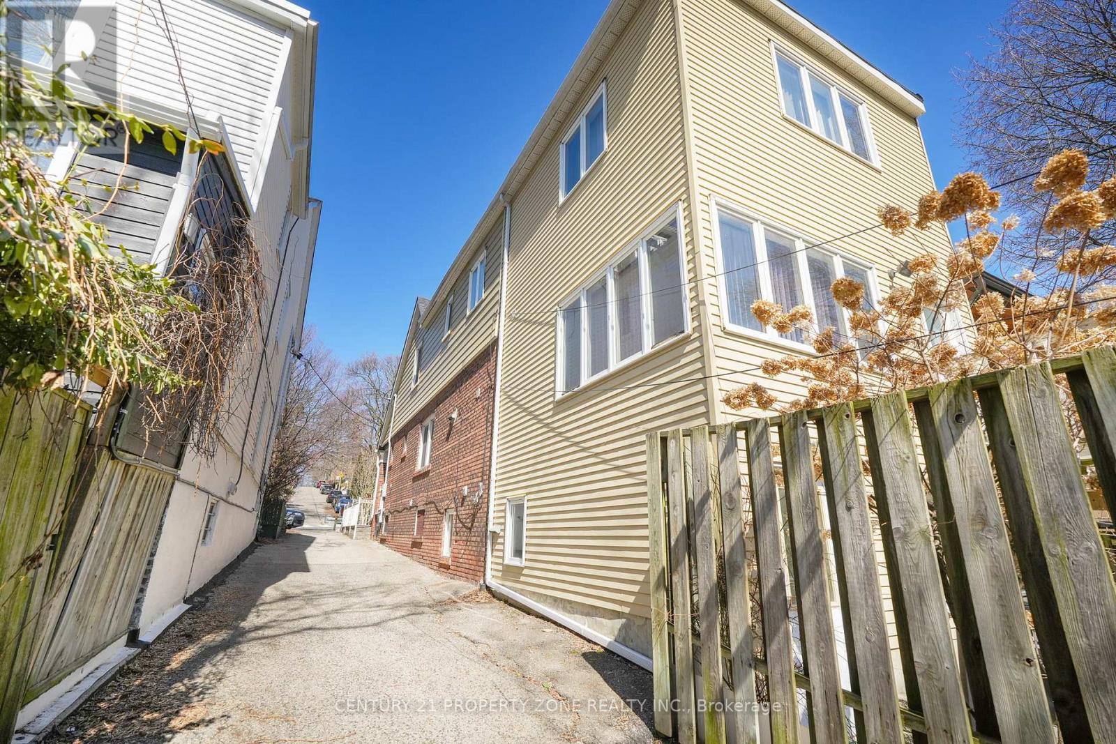 97 Sparkhall Avenue, Toronto, Ontario  M4K 1G7 - Photo 41 - E12957022