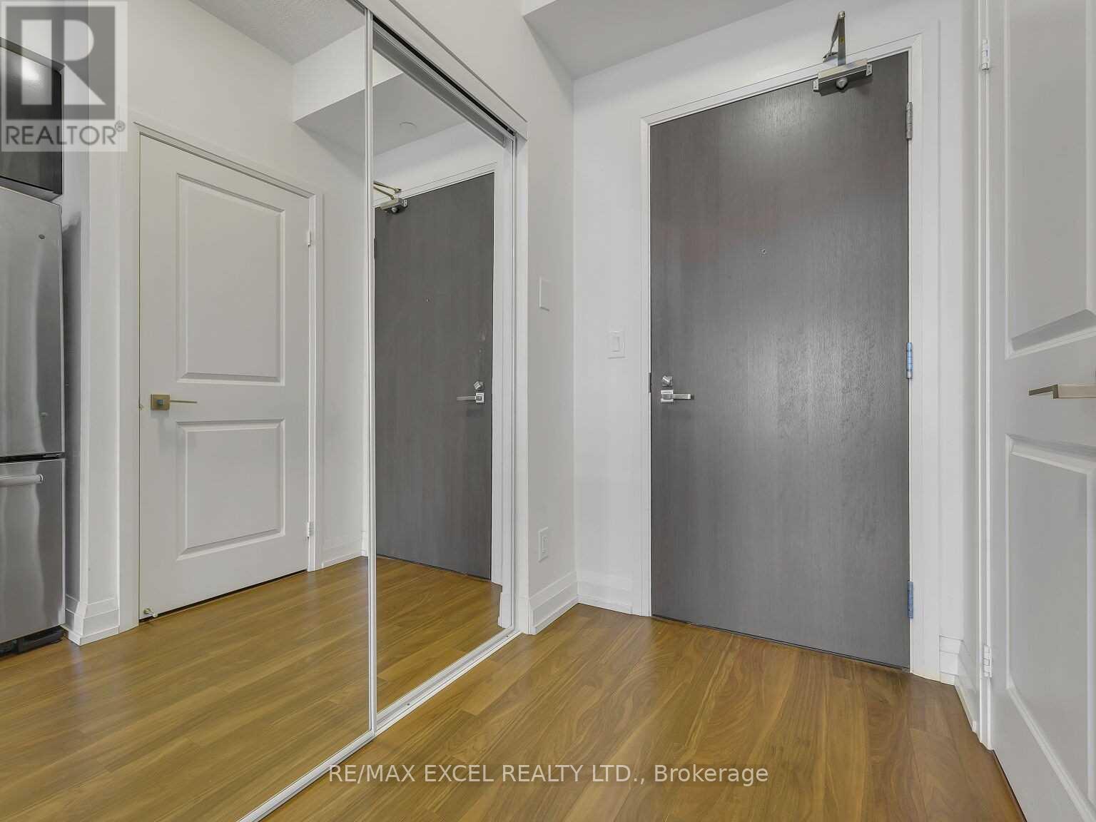 2029 - 7161 Yonge Street, Markham, Ontario  L3T 0C8 - Photo 4 - N12956948