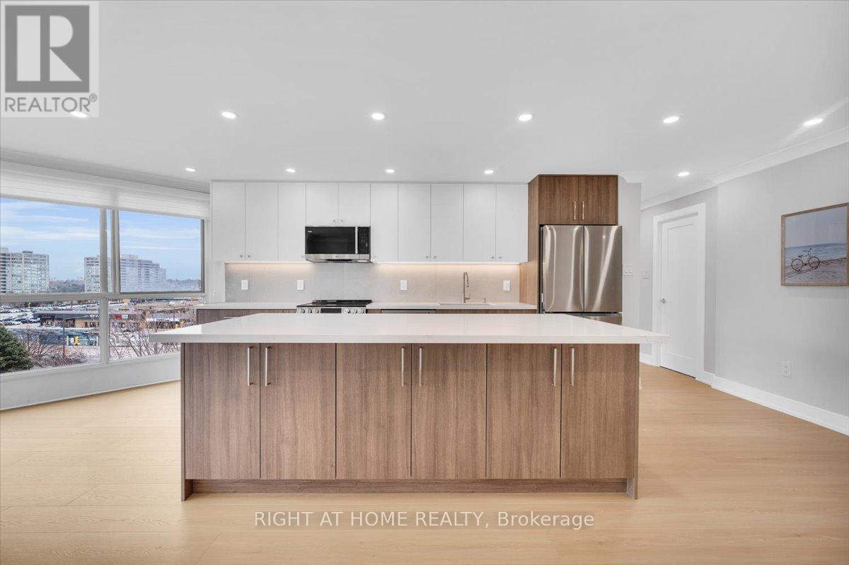 703 - 5 Weldrick Road W, Richmond Hill (North Richvale), Ontario  L4C 8S9 - Photo 10 - N12956958