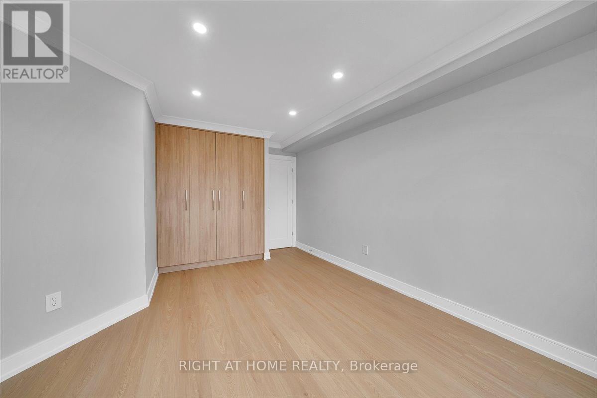 703 - 5 Weldrick Road W, Richmond Hill (North Richvale), Ontario  L4C 8S9 - Photo 22 - N12956958