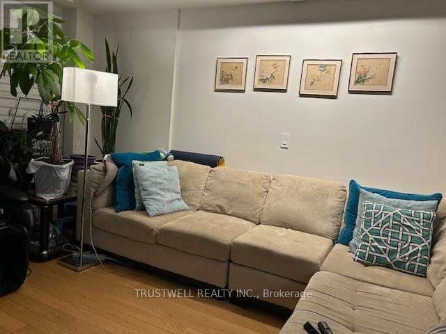 26 Delft Drive, Markham, Ontario  L6C 0Z1 - Photo 6 - N12956968