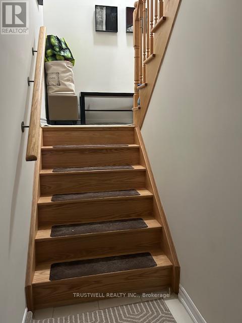 26 Delft Drive, Markham, Ontario  L6C 0Z1 - Photo 8 - N12956968