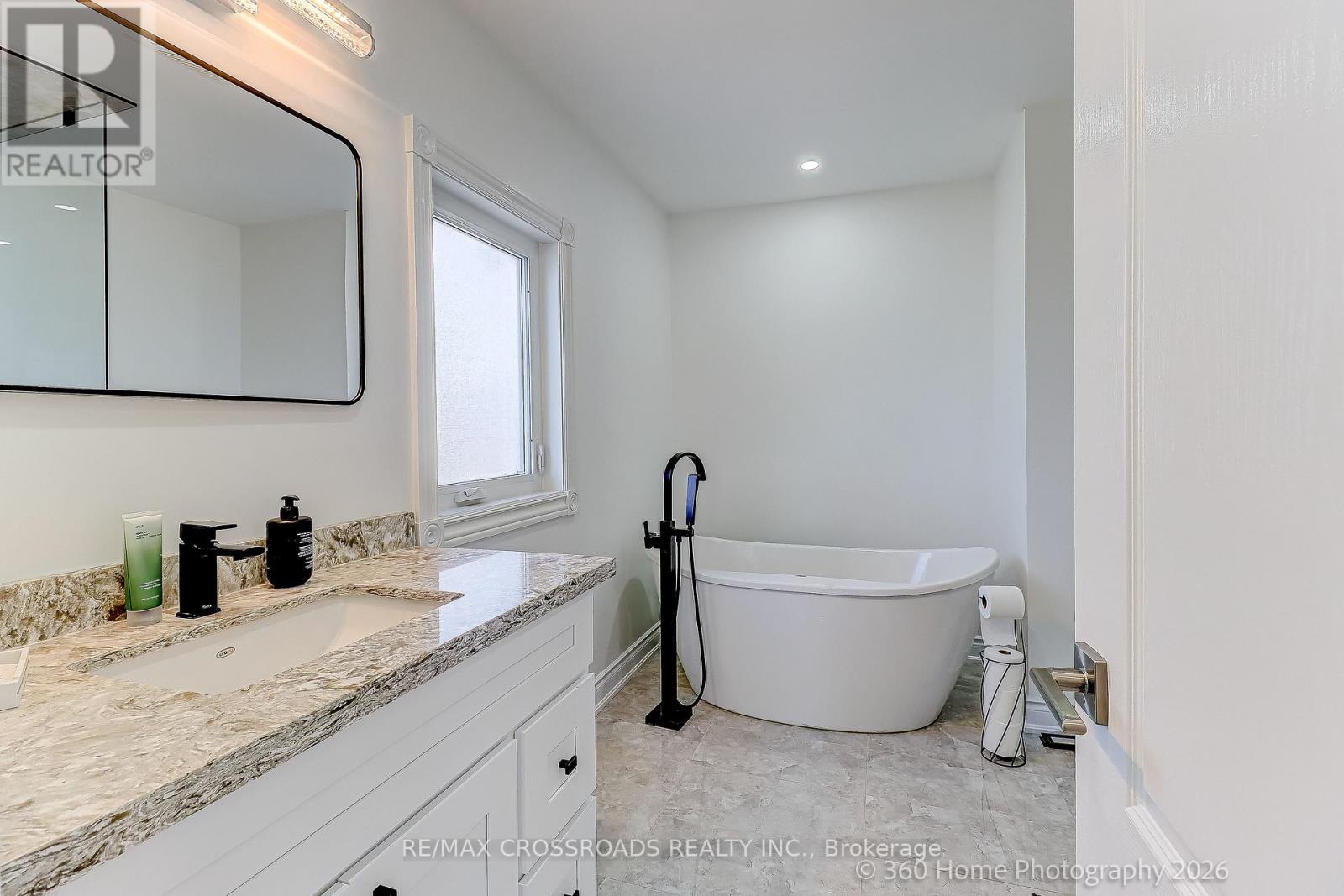 80 Lois Drive, Vaughan, Ontario  L4H 1H8 - Photo 19 - N12956990